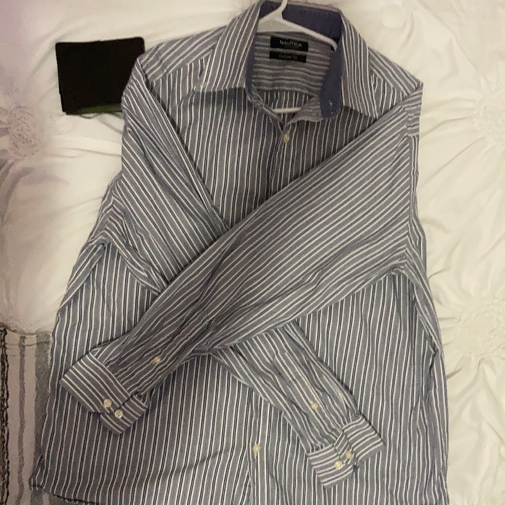 Button up - Picture 2 of 4